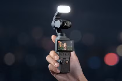 Ra mắt camera "bỏ túi" không cần thẻ nhớ, giá từ 11 triệu đồng