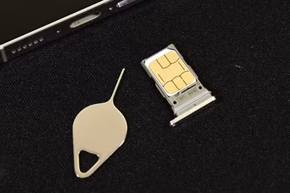 Ai có nguy cơ bị khóa SIM sau 15/4?