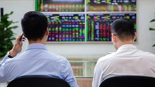 Nhà đầu tư chứng khoán nên làm gì sau phiên tăng mạnh nhất từ khi nâng hạng?