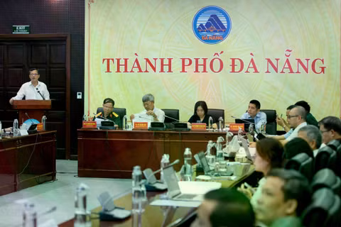 Quang cảnh Hội thảo khoa học xây dựng Đề án “Thí điểm phát triển kinh tế không gian tầm thấp trên địa bàn thành phố đến năm 2030” do UBND thành phố Đà Nẵng tổ chức diễn ra sáng 8/9. Ảnh XM