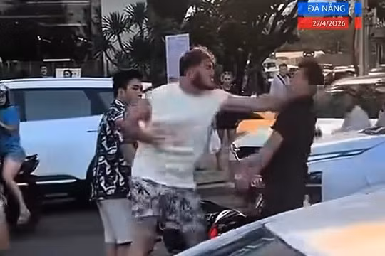 Du khách nước ngoài đánh tài xế ô tô sau vụ va chạm trên đường Võ Nguyên Giáp, TP Đà Nẵng