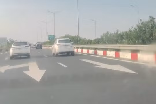 Cho ô tô chạy ngược chiều trên cao tốc Cao Bồ – Pháp Vân, Cục CSGT lưu ý gì?