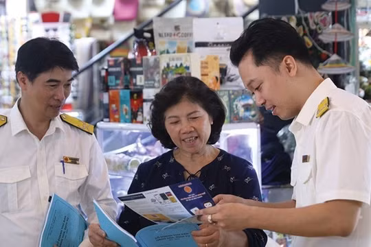 Hộ, cá nhân kinh doanh doanh thu đến 10 tỷ đồng có thể được giảm 30% thuế. Ảnh: VGP.