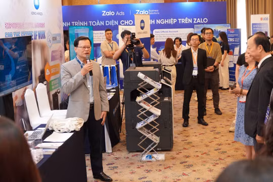 Các doanh nghiệp giới thiệu công nghệ ứng dụng trong chuyển đổi số tại BizTech 2026. Ảnh: Chánh Trung