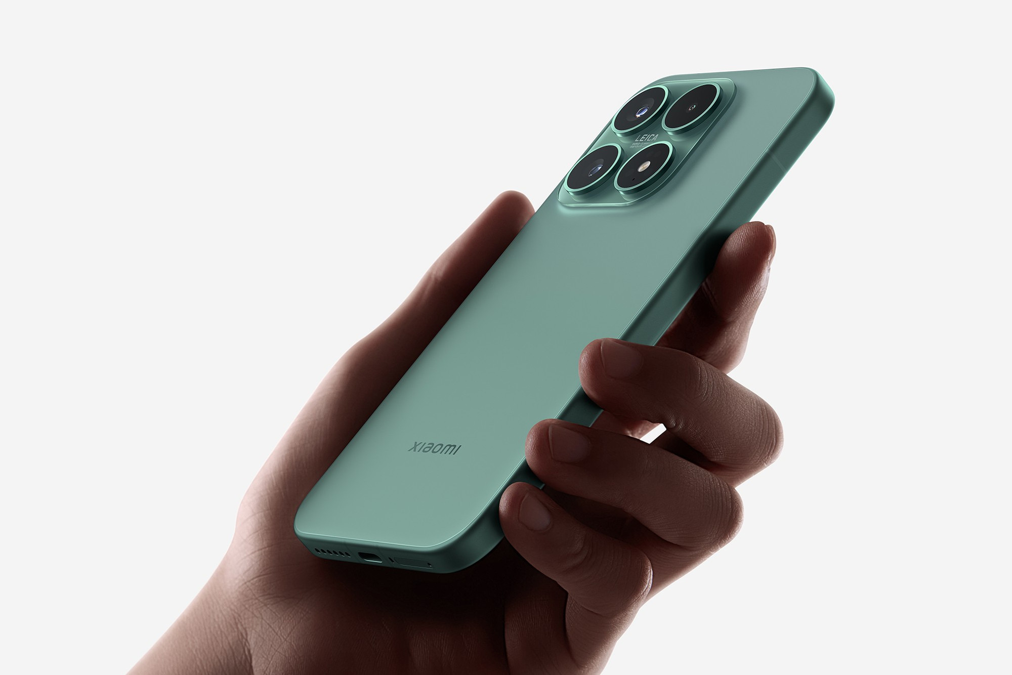 xiaomi-17-green-hand-backright.jpg