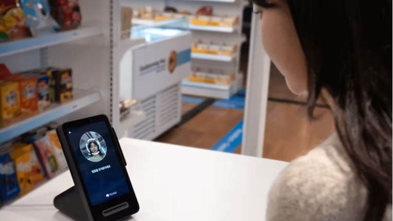 Hơn 1 triệu người dùng đã đăng ký sử dụng Facepay. Ảnh: Nikkei Asia.