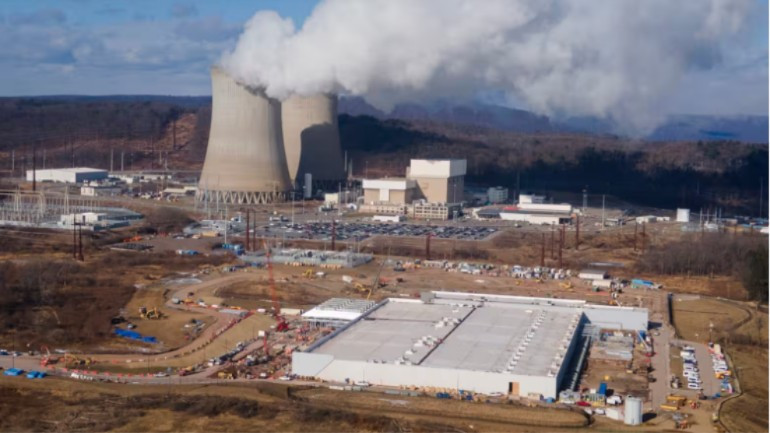 Một trung tâm dữ liệu của Mỹ thuộc sở hữu của Amazon Web Services. Ảnh: Nikkei Asia.