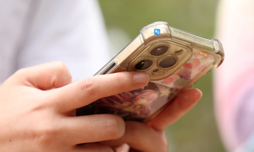 Vẫn còn hơn 20% thanh thiếu niên tại Australia truy cập các nền tảng phổ biến như TikTok và Snapchat. Ảnh: Reuters.