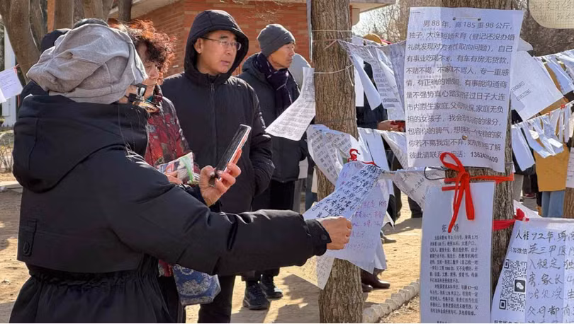 Việc phụ huynh đăng tải hình ảnh con cái mình tại các công viên đã trở nên phổ biến ở Trung Quốc từ giữa những năm 2000. Ảnh: Nikkei Asia.