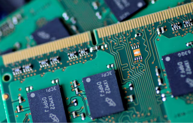 Chip nhớ dự kiến tiếp tục tăng thêm từ 40-50% ngay trong quý đầu năm nay. Ảnh: Reuters.