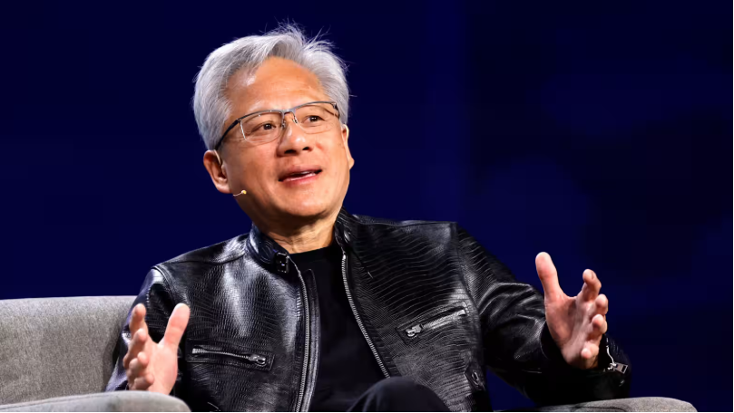 Jensen Huang, chủ tịch kiêm CEO của Nvidia, phát biểu tại CES 2026 ở Las Vegas. Ảnh: Nikkei Asia.