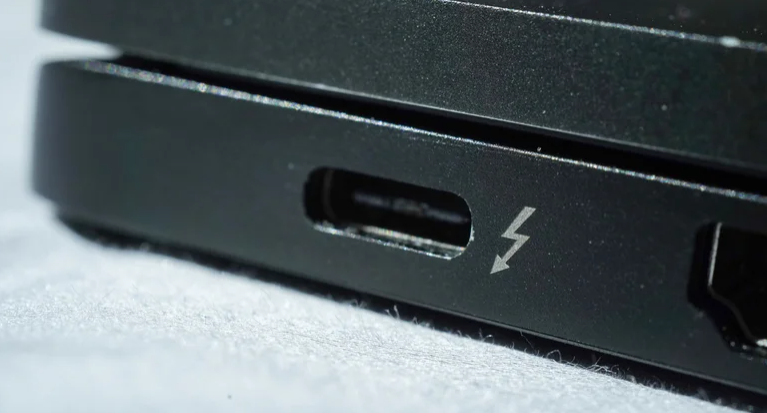 Cổng Thunderbolt có tương thích với USB-C không. Ảnh: BGR.