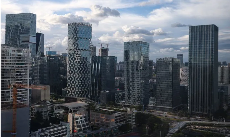Tòa nhà Tencent và các tòa nhà doanh nghiệp khác ở Thâm Quyến. Ảnh: Reuters.