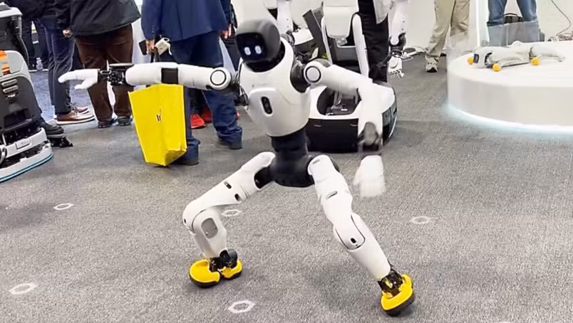 Robot hình người của Agibot trước quan khách tại CES 2026 ở Las Vegas. Ảnh: Nikkei Asia.