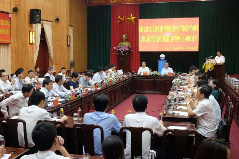 Buổi làm việc giữa đoàn công tác Ban cán sự Đảng Bộ TT&TT và Ban Thường vụ Tỉnh ủy Hưng Yên sáng 5/6. Ảnh: Trọng Đạt. Buổi làm việc giữa đoàn công tác Ban cán sự Đảng Bộ TT&TT và Ban Thường vụ Tỉnh ủy Hưng Yên sáng 5/6. Ảnh: Trọng Đạt.