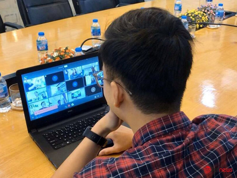 Phát triển và cho ra mắt các nền tảng số là giải pháp đột phá để thúc đẩy nhanh tiến trình chuyển đổi số tại Việt Nam.