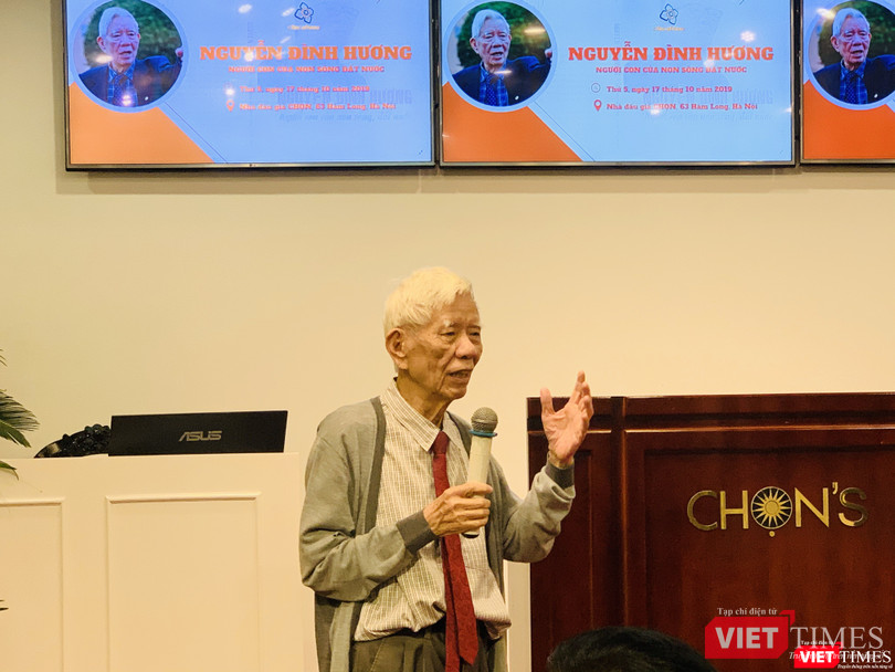 Ông Nguyễn Đình Hương chia sẻ tại buổi ra mắt cuốn sách “Nguyễn Đình Hương - Người con của non sông, đất nước” Ông Nguyễn Đình Hương chia sẻ tại buổi ra mắt cuốn sách