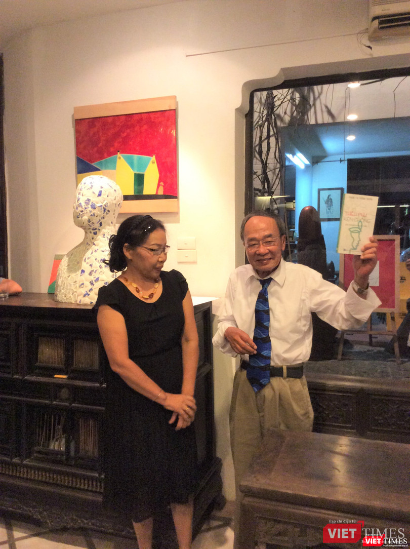 Nhà thơ Phan Thị Thanh Nhàn và nhà thơ Du Tử Lê