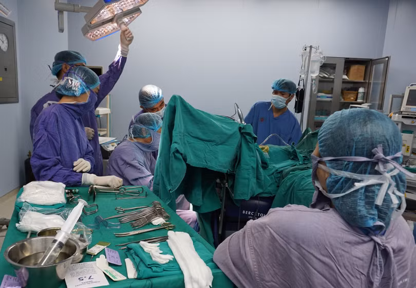 Ca phẫu thuật tại Bệnh viện Trung ương Quân đội 108 
