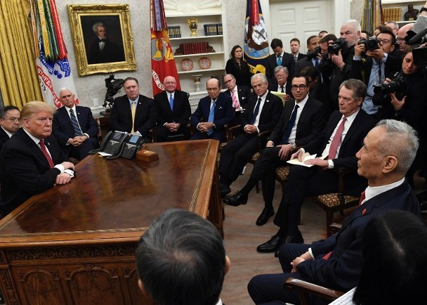 Tổng thống Donald Trump tiếp ông Lưu Hạc và đoàn đàm phán Trung Quốc tại Nhà Trắng