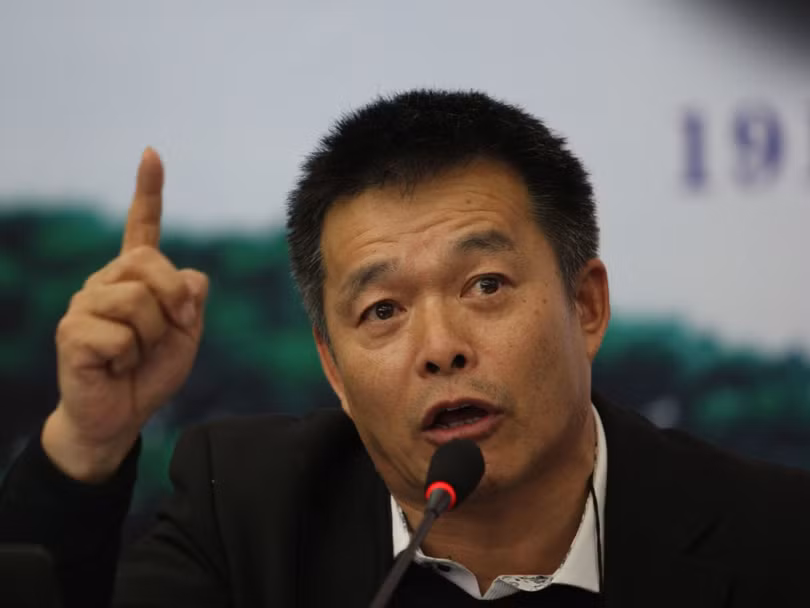 Ông Hồ An Cương: “Trung Quốc đã bước vào thời kỳ đuổi kịp và vượt qua toàn diện nước Mỹ; trong đó về thực lực kinh tế đã vượt Mỹ năm 2013, khoa học kỹ thuật đã vượt Mỹ năm 2015, sức mạnh quốc gia tổng hợp đã hoàn thành vượt Mỹ từ năm 2012."