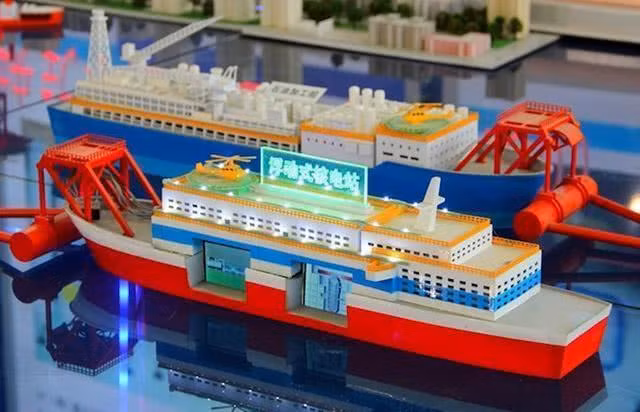 Mô hình 2 nhà máy điện hạt nhân nổi cỡ nhỏ của Trung Quốc Mô hình 2 nhà máy điện hạt nhân nổi cỡ nhỏ của Trung Quốc