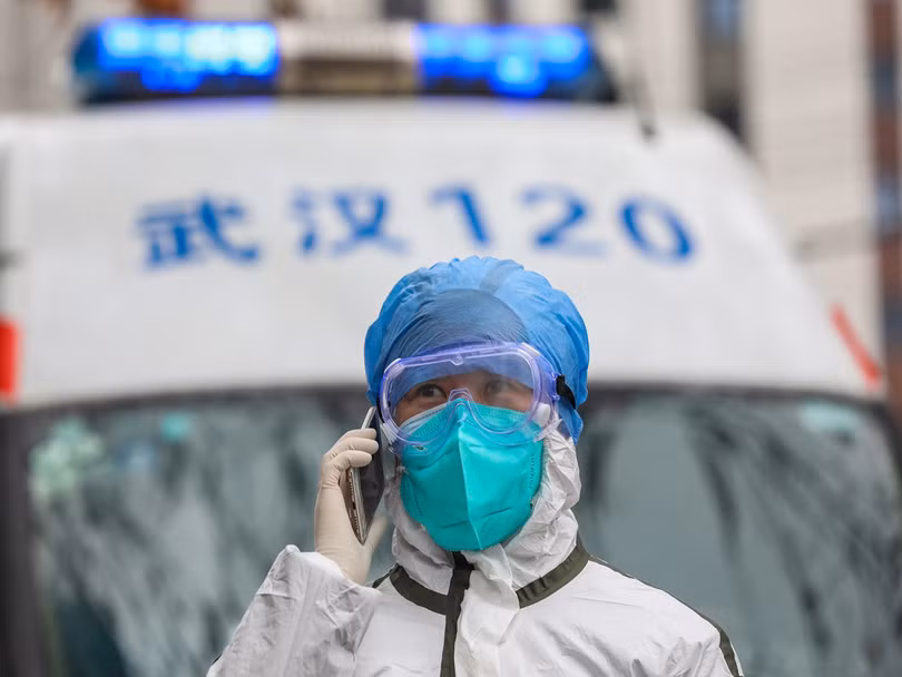 Nguy cơ lây nhiễm giữa người với người và tái lây nhiễm có từ rất sớm nhưng đã không được thừa nhận (Ảnh: Đa Chiều)