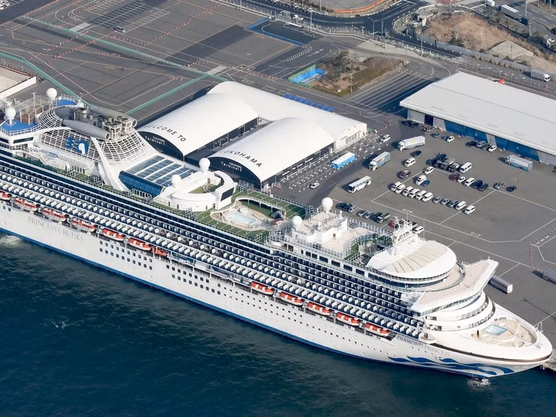 Du thuyền 5 sao Diamond Princess quốc tịch Anh mang lại tai họa cho Nhật Bản (Ảnh: AP)