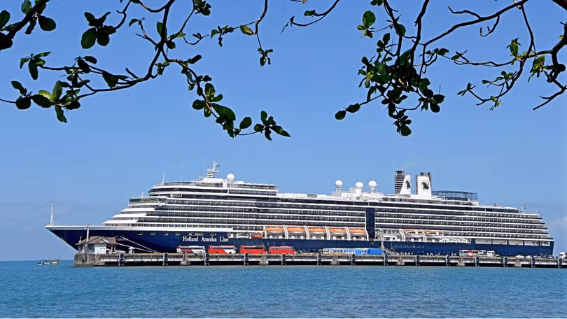 Du thuyền 5 sao Westerdam được Campuchia cho phép cập cảng hôm 14/2 sau khi nhiều quốc gia và khu vực từ chối (Ảnh: Đa Chiều)