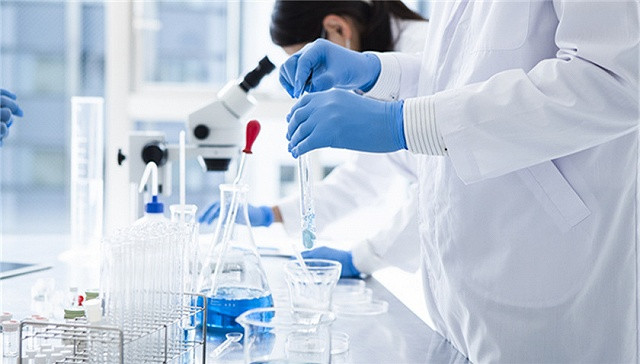 Hai nhóm nghiên cứu của các viện sĩ Chung Nam Sơn và Lý Lan Quyên đã phân lập được nCoV từ phân của người bị bệnh (Ảnh: BJNews)