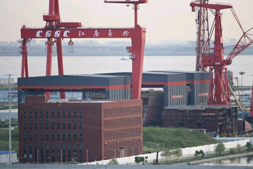 Tàu sân bay 003 của Trung Quốc đang được đóng tại Nhà máy đóng tàu Giang Nam (Ảnh: Dingsheng) Tàu sân bay 003 của Trung Quốc đang được đóng tại Nhà máy đóng tàu Giang Nam (Ảnh: Dingsheng)