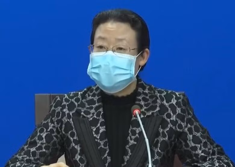 Thị trưởng Khưu Lệ Tân: một, hai ngày tới số người bị bệnh ở Hoàng Cương sẽ tăng vọt (Ảnh: Sohu).