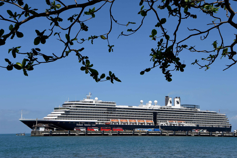 Tàu Westerdam cập cảng Sihanoukville hôm 13/2 (Ảnh: AFP)