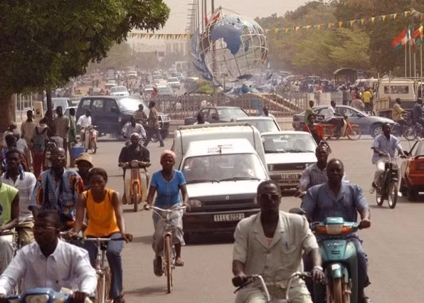 Châu Phi đông đúc và kém phát triển đã có 40/54 quốc gia bị dịch bệnh COVID-19 tấn công (Ảnh: Guancha) Châu Phi đông đúc và kém phát triển đã có 40/54 quốc gia bị dịch bệnh COVID-19 tấn công (Ảnh: Guancha)