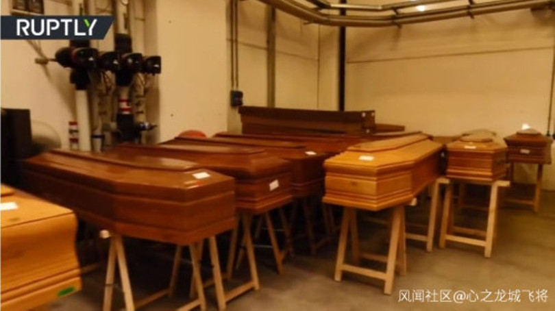 Các nhà xác ở các lòa hỏa thiêu Italy đang không còn chỗ chứa quan tài người chết (Ảnh: Guancha).