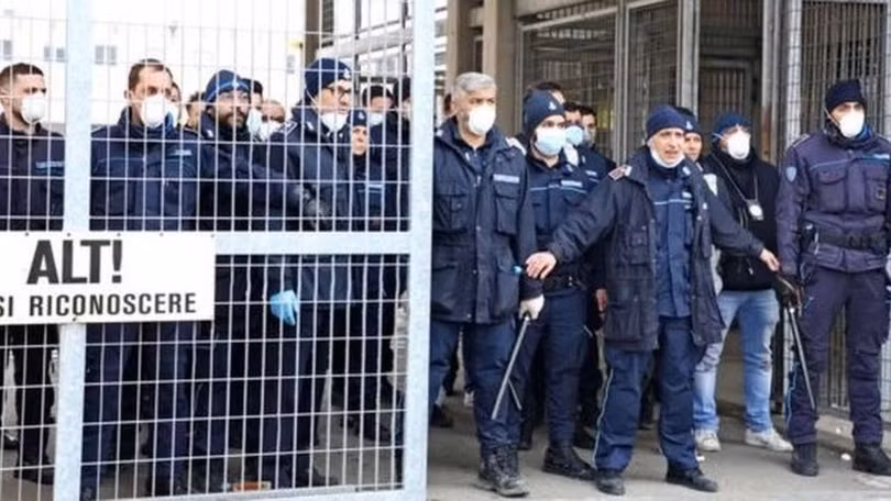 Các cuộc bạo loạn tại các nhà tù trong cả nước hôm 9/3 đã làm 6 người bị chết (Ảnh: EPA).