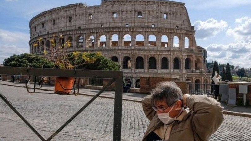 Dân chúng Italy được cảnh báo ngoại trừ việc khẩn cấp, hãy ở nhà và chờ đợi (Ảnh: EPA).