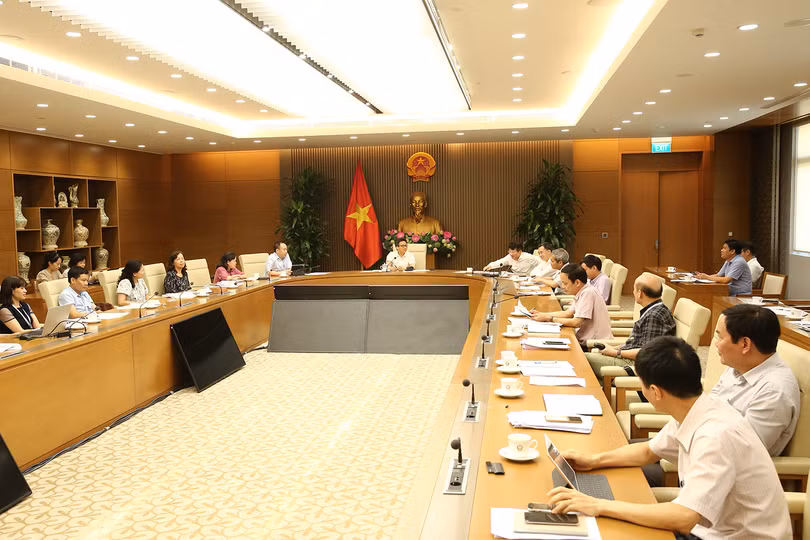 Đại diện các bộ, ngành dự cuộc họp về chính sách thanh toán BHYT đối với thuốc phát minh