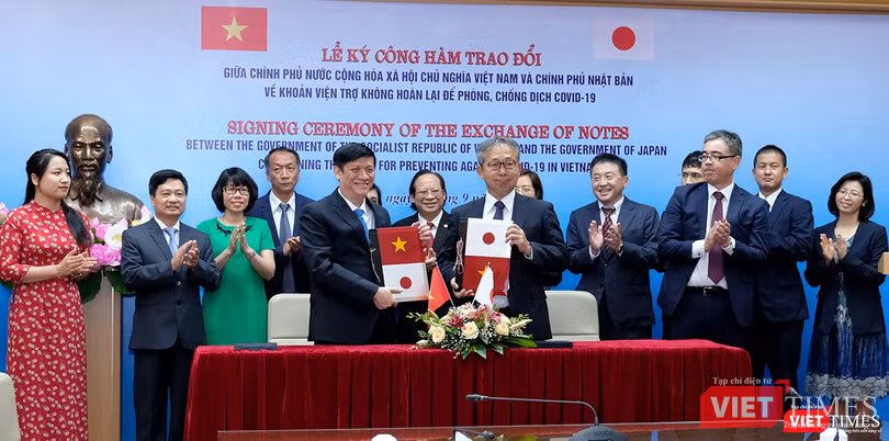 Lễ ký Công hàm trao đổi giữa Chính phủ Việt Nam và Chính phủ Nhật Bản về khoản viện trợ không hoàn lại giúp Việt Nam phòng, chống dịch Covid-19 (Ảnh: Trần Minh)