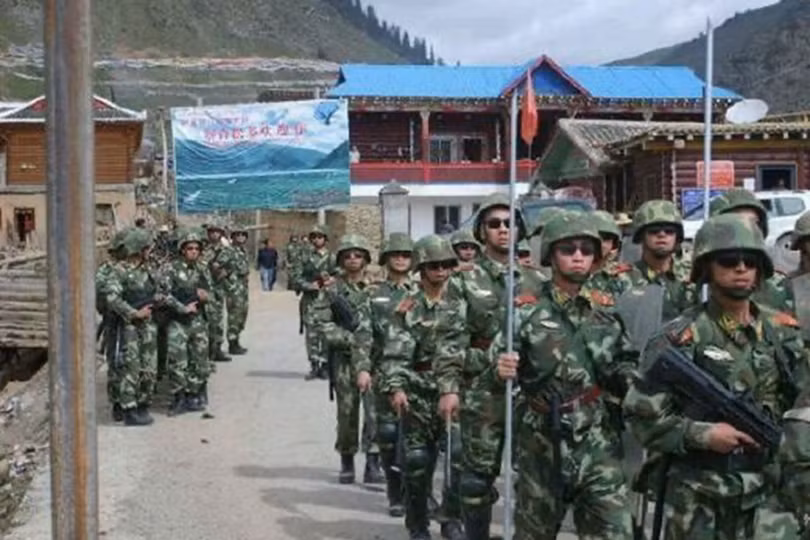 Lính Trung Quốc tăng viện ra khu vực tranh chấp với Ấn Độ (Ảnh: weibo/ Đa Chiều).