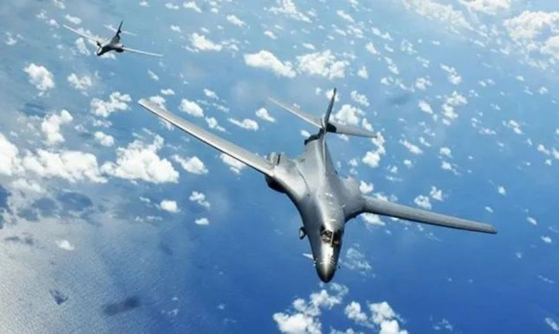 Máy bay ném bom chiến lược tầm xa B-1B của Mỹ bay tuần tra trên Biển Đông (Ảnh: Xinghuozk). Máy bay ném bom chiến lược tầm xa B-1B của Mỹ bay tuần tra trên Biển Đông (Ảnh: Xinghuozk).