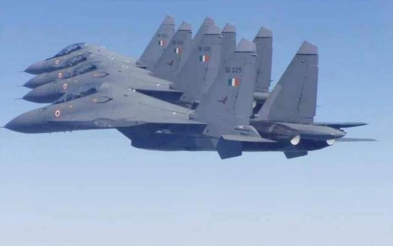 Giữa lúc quan hệ Trung - Ấn đang căng thẳng, Nga đã quyết định bán 33 máy bay chiến đấu MiG-29 và Su-30 cho Ấn Độ (Ảnh: Sohu). Giữa lúc quan hệ Trung - Ấn đang căng thẳng, Nga đã quyết định bán 33 máy bay chiến đấu MiG-29 và Su-30 cho Ấn Độ (Ảnh: Sohu).