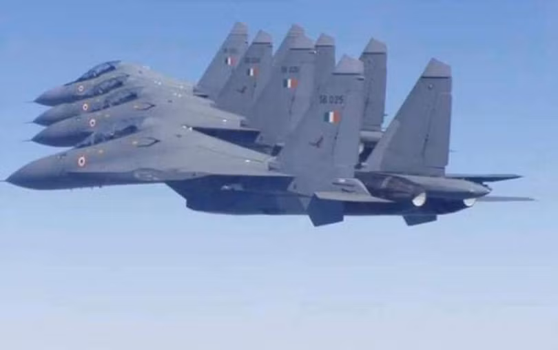 Giữa lúc quan hệ Trung - Ấn đang căng thẳng, Nga đã quyết định bán 33 máy bay chiến đấu MiG-29 và Su-30 cho Ấn Độ (Ảnh: Sohu).