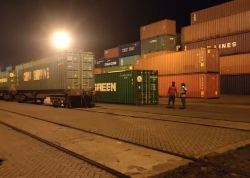 Hải quan Chennai, Ấn Độ thu giữ số lượng hàng hóa có nguồn gốc Trung Quốc để kiểm tra (Ảnh: Đông Phương). Hải quan Chennai, Ấn Độ thu giữ số lượng hàng hóa có nguồn gốc Trung Quốc để kiểm tra (Ảnh: Đông Phương).