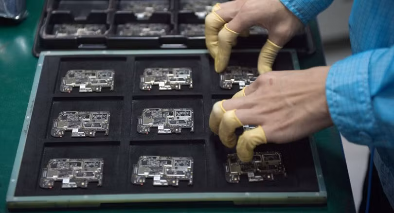 Việc SMIC bị quản chế xuất khẩu sẽ giáng đòn mạnh vào công ty công nghệ hàng đầu Trung Quốc Huawei (Ảnh: AFP). Việc SMIC bị quản chế xuất khẩu sẽ giáng đòn mạnh vào công ty công nghệ hàng đầu Trung Quốc Huawei (Ảnh: AFP).