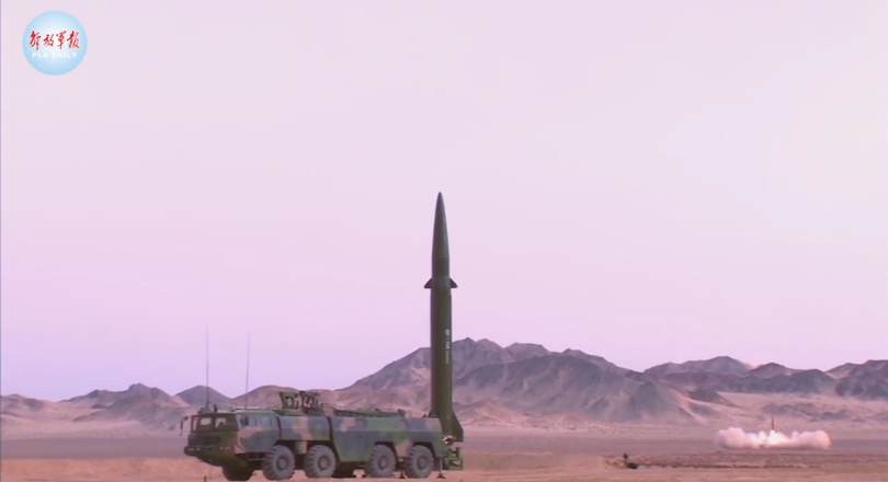 Ngày 24/9, sau khi Đài Loan tiến hành diễn tập phòng không, truyền thông quân đội Trung Quốc đã công bố video phóng hàng chục tên lửa DF-11 (Ảnh: Jiefangjunbao).