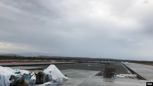 Sân bay Dara Sakor đang được xây dựng rất nhanh (Ảnh: VOA). Sân bay Dara Sakor đang được xây dựng rất nhanh (Ảnh: VOA).