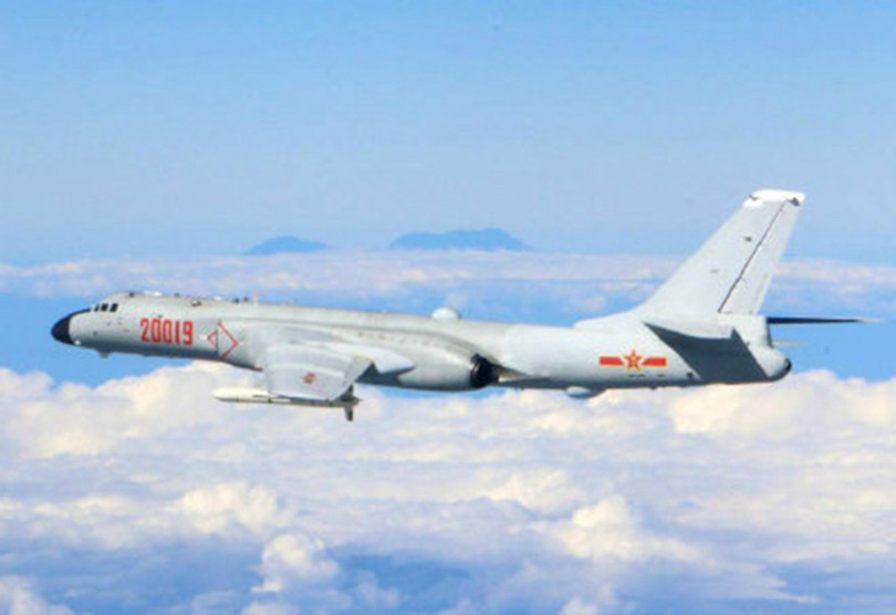 Hình ảnh được cho là máy bay ném bom H-6 vào rất gần đảo Đài Loan (Ảnh: Đa Chiều). Hình ảnh được cho là máy bay ném bom H-6 vào rất gần đảo Đài Loan (Ảnh: Đa Chiều).