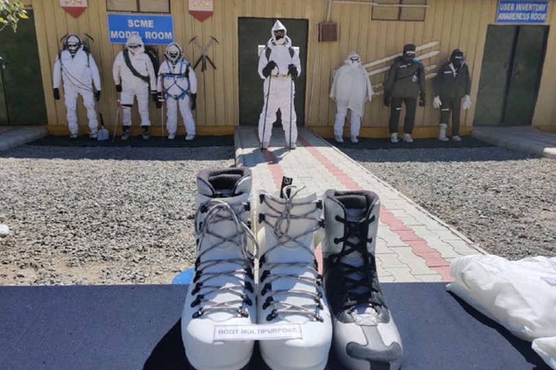 Quần áo, trang phục dùng cho mùa Đông của quân đội Ấn Độ hoạt động trên vùng biên giới có độ cao lớn (Ảnh: India Today). Quần áo, trang phục dùng cho mùa Đông của quân đội Ấn Độ hoạt động trên vùng biên giới có độ cao lớn (Ảnh: India Today).