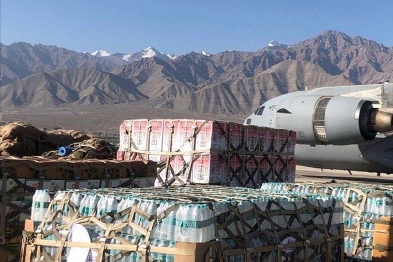 Quân đội Ấn Độ sử dụng máy bay vận tải C-17 vận chuyển vật tư, nhu yếu phẩm tới sân bay ở tuyến trước (Ảnh: Weibo Nanhaijulang). Quân đội Ấn Độ sử dụng máy bay vận tải C-17 vận chuyển vật tư, nhu yếu phẩm tới sân bay ở tuyến trước (Ảnh: Weibo Nanhaijulang).